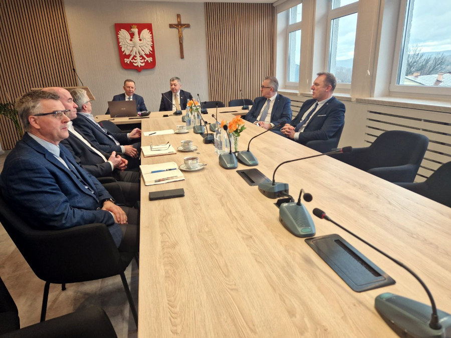 Zdjęcie uczestników posiedzenia Konwentu Samorządów Powiatu Strzyżowskiego  21 lutego 2023 roku